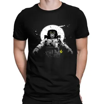 אסטרונאוט קוף חולצת הטריקו של הגברים - מרחב קוף השימפנזה.
