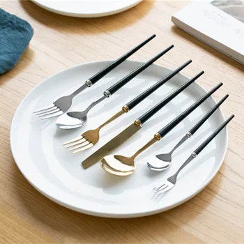 תוספות סקנדינבי מינימליסטי המערבי שולחן סכין, מזלג וכפית Ccreative מסעדה מלון אספקה מתנת רשת מזון אדום פוזות הסכין