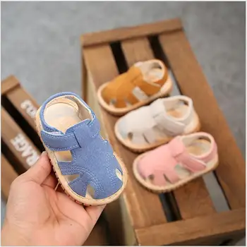 הקיץ החדש ביותר של ילדים סנדלי קיץ התינוק אור התחתון החלקה לקרוא נעלי בנים ובנות רך התחתונה נעלי פעוט EUR 15-19